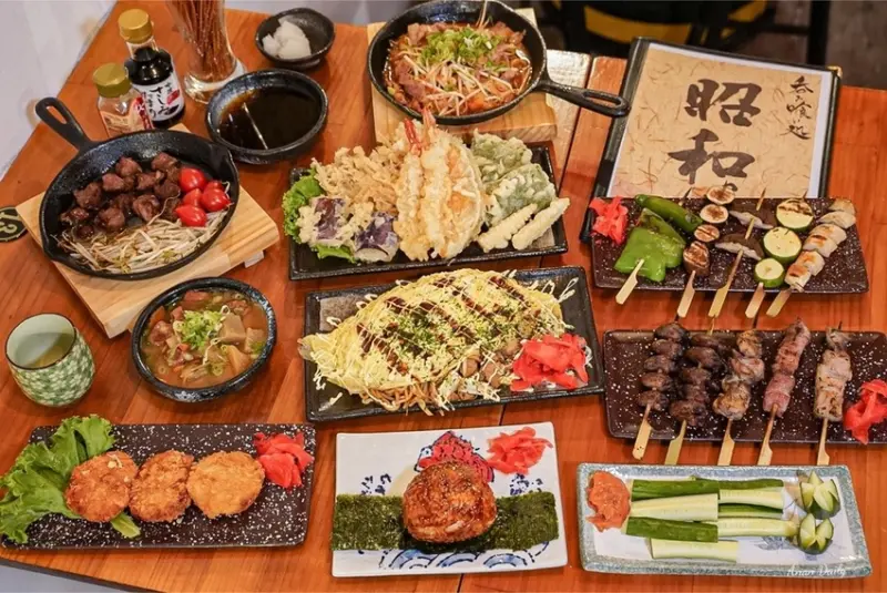 | 高雄美食 |新開幕日式居酒屋/道地的日本味/餐點平價無雷CP值高/昭和大眾酒場