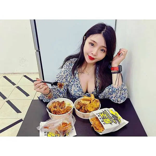 [桃園八德美食] 魔王泰國椒麻雞 泰泰我還要吃 泰式雞排 獨家醬料搭配炸物 超開胃 忍不住一口接一口 文末 妮爺 獨家吃法 2021八德炸物推薦 