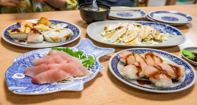 花蓮縣花蓮市馬路上日式小吃｜生魚片壽司只要銅板價！在地人不說超便宜日本料理