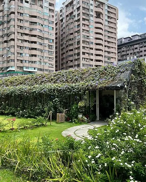 桃園-屋頂被藤蔓爬滿的咖啡廳朝顏屋3.2k （寵物友善）