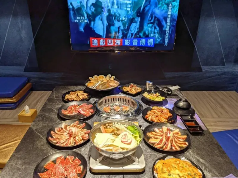 Shock燒肉 att大直店｜獨立包廂同樂歡唱、烤肉、火鍋一次滿足！強打澳洲和牛吃到飽！台北燒烤推薦、大直燒