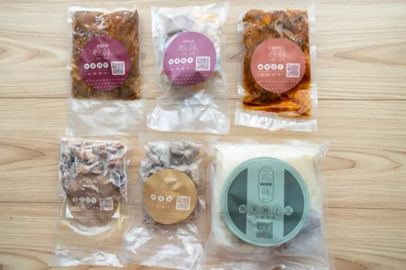 宅配美食 盼蒔｜宵夜這樣吃! 麻辣豬肚搭啤酒太過癮，澎湃「酸菜獅子頭」加熱秒上桌 · 算命的說我很愛吃