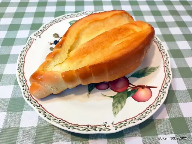 「創盛號烘焙本舖」北投石牌店 ---秒殺人氣招牌「岩鹽羅宋麵包」與「草莓大福」，入口軟綿香甜迎新年!