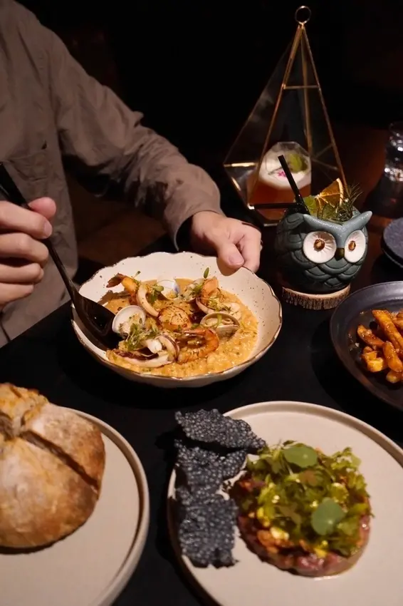 Potions Magic Bar 魔藥學餐酒館 - 高質感英倫風酒吧，桌邊魔術表演，精緻餐點調酒，視覺及味覺全新體驗，台北餐酒館推薦