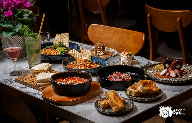 TOASTERiA CAFE 吐司利亞 台中店 | PARK2草悟廣場美食，從早餐9點到宵夜2點，都能盡情享受多元的地中海料理