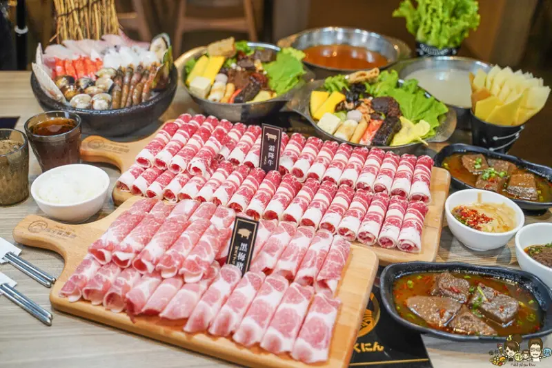 日系文青風鍋物聚餐必追富士匠鍋物，大肉盤、澎派海鮮拼盤、多種秘製湯頭、壽星慶生免費送 - 跟著尼力吃喝玩樂＆親子生活