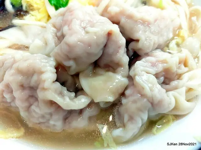 「老虎醬溫州大餛飩台北忠孝店」--- 碩大餛飩內餡飽滿麵Q份量足，小菜豐富多選平價好滋味! 