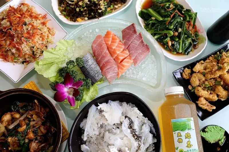 墾丁海鮮熱炒 大推必點招牌涼拌河豚皮、綜合生魚片、雨來菇炒蛋 ｜富美海鮮餐廳（屏東後壁湖必吃海鮮）