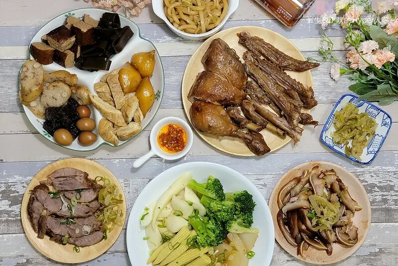 旅日闆娘回台只為了呈現最好吃的冷滷給台中鄉親！必吃腱子肉鴨翅和花生糯米腸，目前已有三家直營店哦～