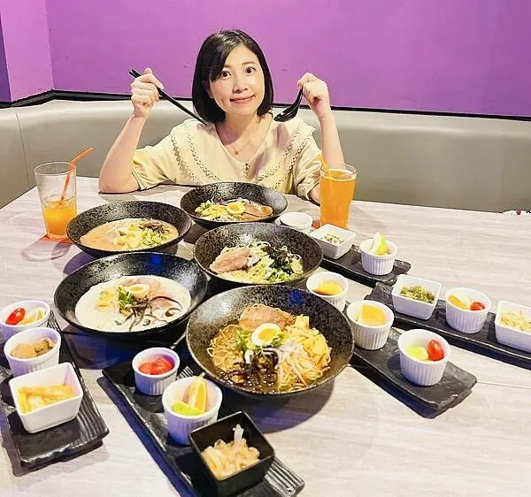 新北永和區餐廳推薦~Party創作美食茶房~日式拉麵、小菜、甜點、時令水果及手搖飲料通通都吃到飽!!!