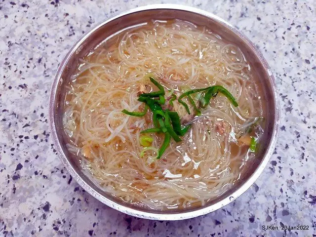 (萬華龍山寺美食)「香佳鯕魚米粉湯」--- 與眾不同鯕魚米粉湯，入口清香風味獨特引人入勝!