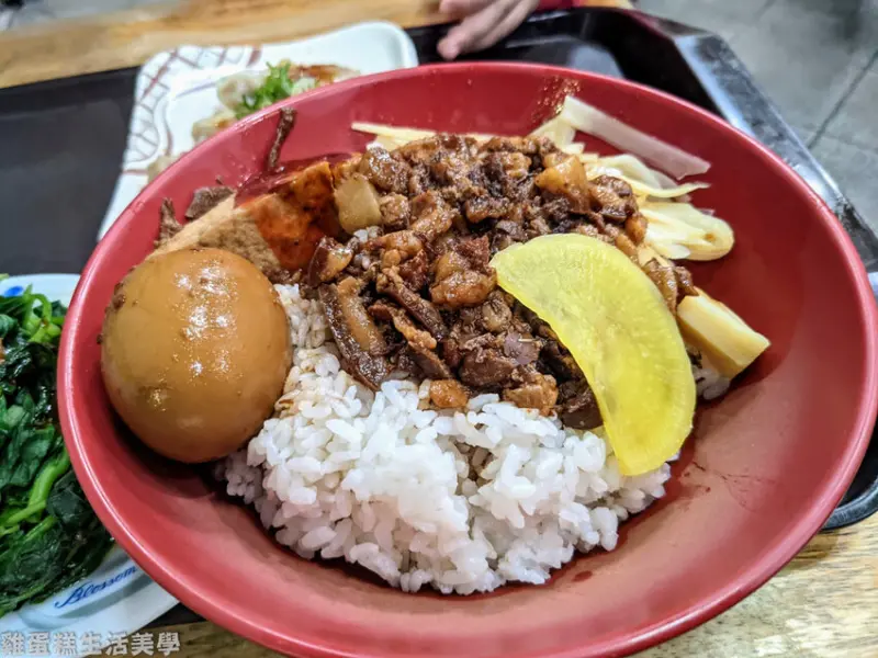 【新竹食記】阿寶滷肉飯 - 南部口味半肥半瘦滷肉飯