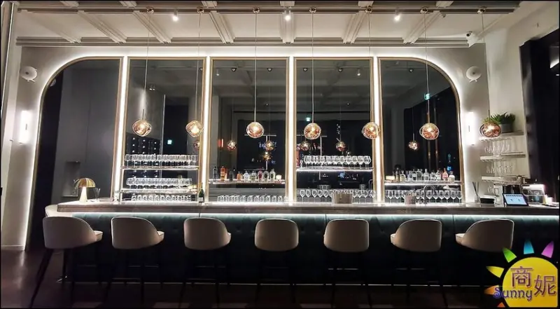 CRU酒窖。台中七期豪宅酒窖!高質感空間品味紅白酒超享受越晚越迷人-商妮吃喝遊樂