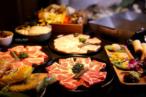 不到400元套餐 超過20種蔬菜鍋料 蔬菜熟食飲料無限吃到飽！專人服務剝蝦超享受｜昭日堂鍋煮 