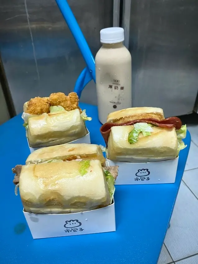 新竹美食。吃｜市包子｜早午餐/老麵饅頭專賣店。美味餐點通通銅板價。外帶取餐選擇多元。深受學生族群喜愛