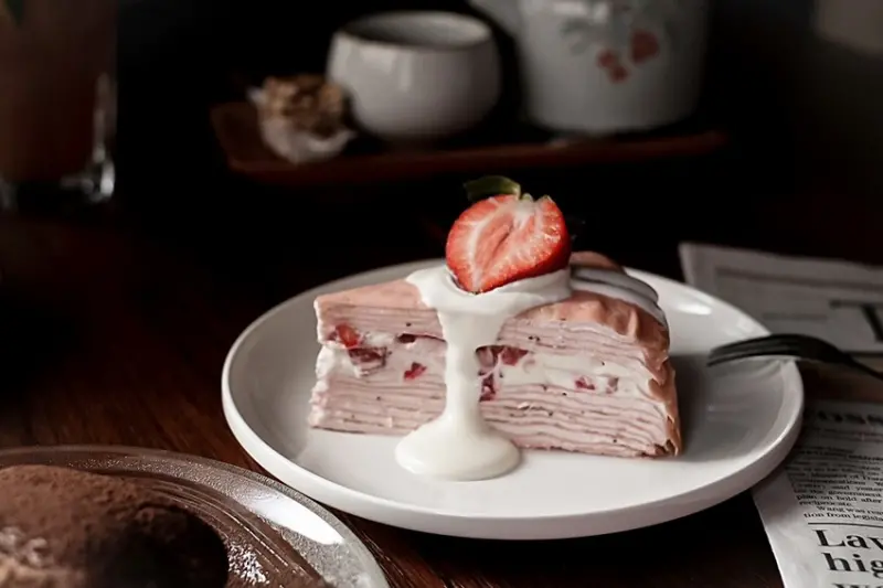 少女心必收草莓千層蛋糕！！每日手作限量供應，想吃趁早！！