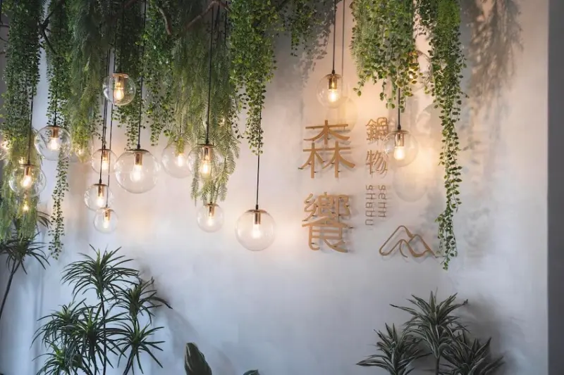 在植物園中吃火鍋?！質感系「森饗鍋物」必朝聖，川香酸菜魚湯底好涮嘴～