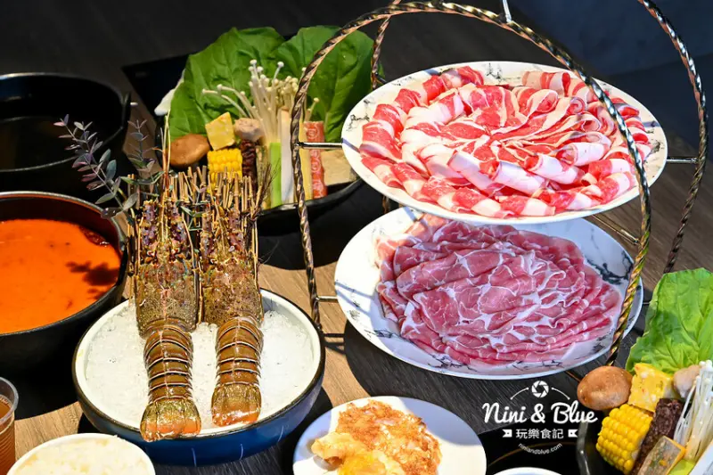 台中小火鍋店，2人套餐肉量激增，還有龍蝦買一送一