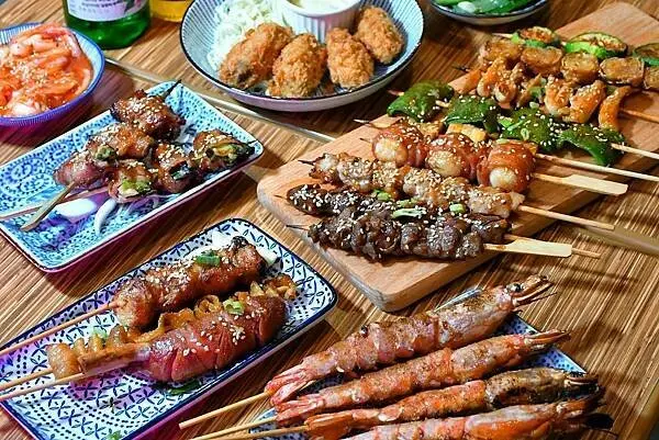 【新北板橋】軟爛囝仔 LAN NUA YIN A | 台式串燒餐酒館，獨特口味台式串燒屋 ，板橋435藝文特區美食，深夜好去處