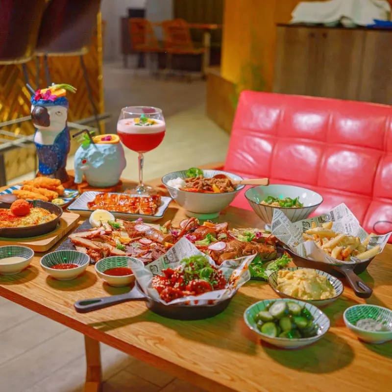 西門站餐酒館推薦，超強滷味沾醬的台式特色餐酒館，華麗動物瓶調酒讓人印象深刻，餐點幾乎無雷的西門町酒吧推薦 | 【台北 萬華區】滷餐小酒館 Zoo Bistro