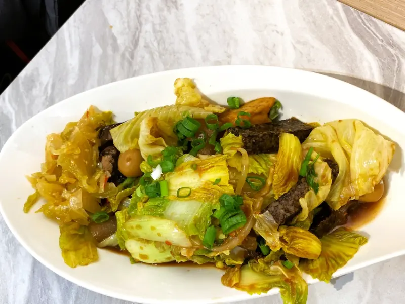 【台中 滷味】尚珍滷味料理西屯店，特製小辣滷味很涮嘴，搭上啤酒就是完美宵夜