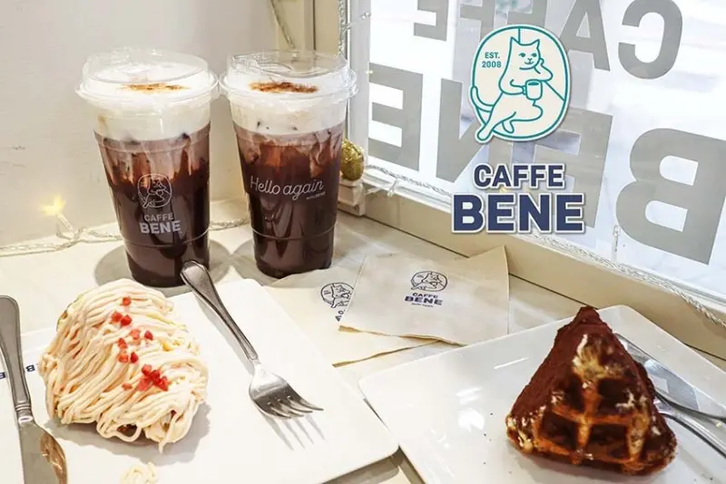 【中和早午餐】『咖啡伴 caffebene_Yian 宜安門市』永和下午茶/不限時韓系咖啡廳/咖啡甜點/散步甜點/大推奶油可頌鬆餅/草莓、提拉米蘇都好食