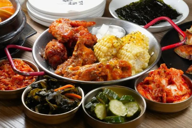 台北市信義區梨谷韓式鐵板炭火烤肉｜梨泰院Class、一日三餐同款美食 不出國也能吃到偶巴韓式料理