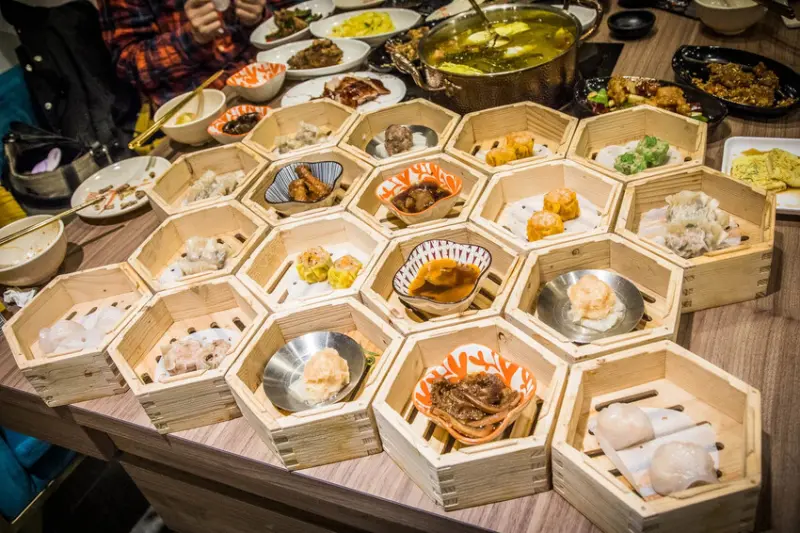 桃園市桃園區夯鴨响饌藝文店｜烤鴨吃到飽！數十道港式料理現點現做，超狂港式料理吃到飽