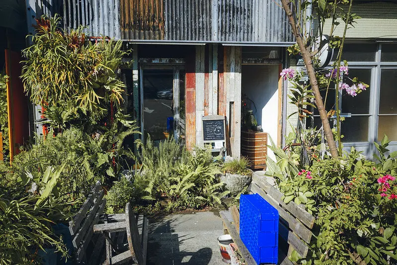 【台中豐原】又日好好咖啡｜豐原咖啡巷甜點店，隱藏好吃手作糖霜肉桂捲，復古文青選物小店，豐原下午茶推薦