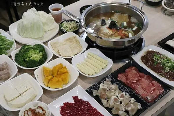 台中餐廳推薦｜大里美食推薦【菜挫台南牛涮涮鍋台中總店】台南溫體牛 新鮮自然的甜美滋味