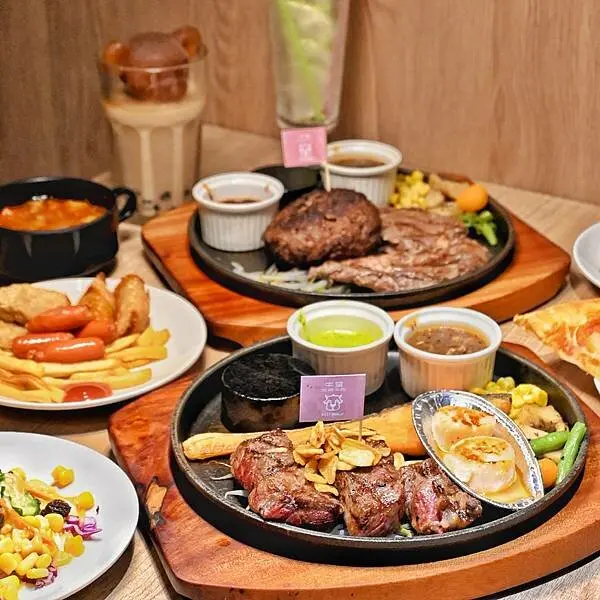 牛室炙燒牛排Beefhouse∥鳳山區美食∥排餐含豐富自助吧吃到飽∥平日超值優惠299起
