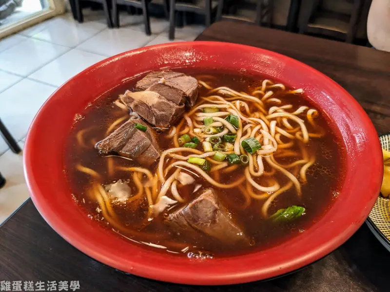 【新竹食記】一碗牛肉麵(竹東店) - 超香濃湯底，竹東隱藏版必吃牛肉麵