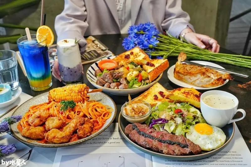 早上開吃牛排！必吃早午餐排行榜首選，豪邁大份量拼盤，一餐直接飽到天黑