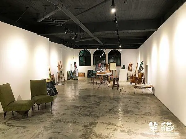 【花蓮】cozy無印良居｜無印極簡風旅店 1.5樓就是畫室｜柴貓趴趴走