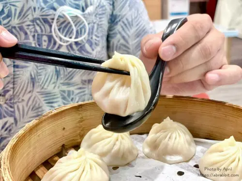 現點現做、皮薄爆汁的大七湯包