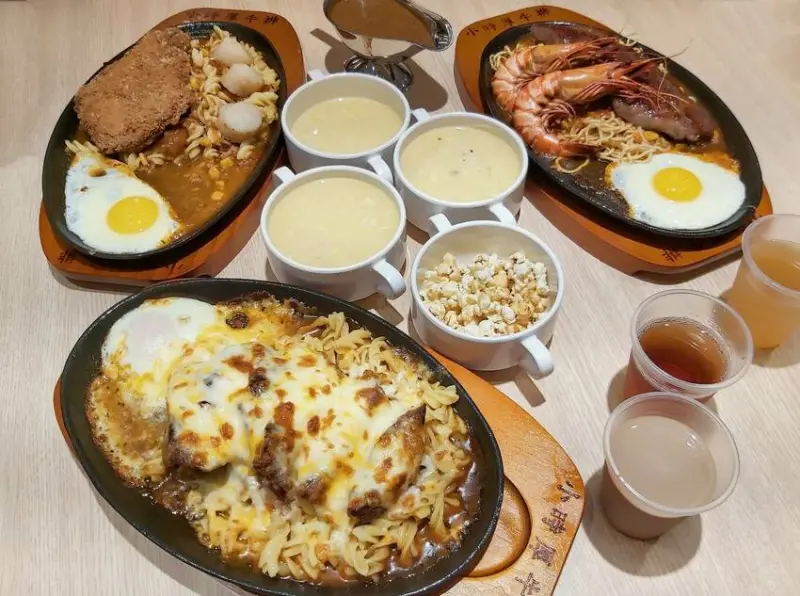 台中美食|小時厚牛排(台中逢甲店)|大口吃肉超過癮，海陸雙拼更滿足，再加上邪惡的起司瀑布增加視覺享受，讓美味更升級！(#台中美食 #平價牛排 #逢甲美食 #聚餐 #吃到飽)