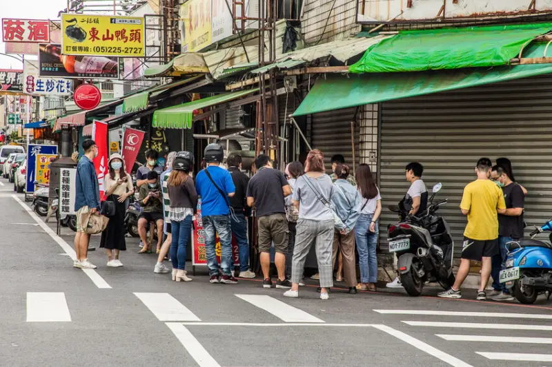 嘉義市西區阿婆炸麻糬｜一開攤就被團團包圍！開賣兩小時完售超狂炸麻糬