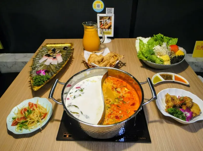 【美食】「追樂祕式泰鍋物」板橋火鍋推薦，肉多多火鍋新品牌、泰式火鍋推薦 (附菜單)