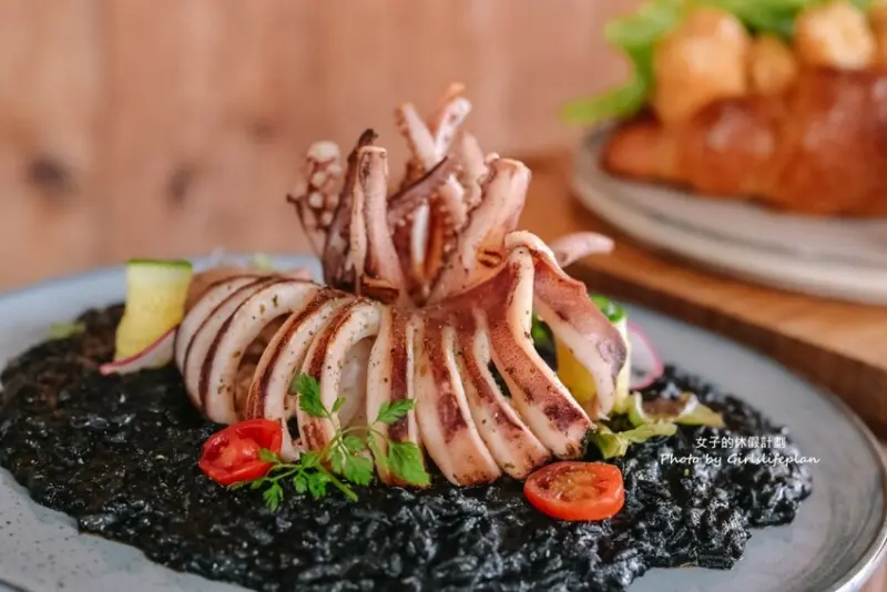 超熱門早午餐店！大份量拼盤早午餐可以吃到牛排起司土石流相當過癮
