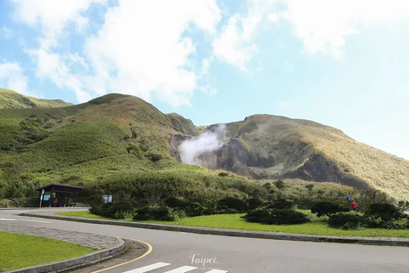 【台北景點】陽明山小油坑，硫磺噴氣孔，豐富的後火山地形！(交通/停車場/附近景點)
