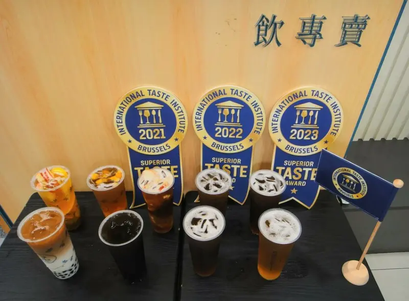 【美食】「茶曉伊茶飲 內湖店」連續3年(2021-2023)榮獲食品界米其林iTQi獎項手搖飲，內湖手搖飲推薦 附菜單