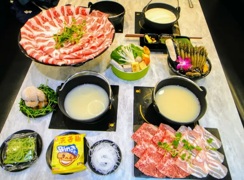 【美食】「熟度精緻鍋物 新莊店」新莊火鍋推薦，新莊聚餐推薦、多元湯底大盤肉火鍋推薦 (附菜單)