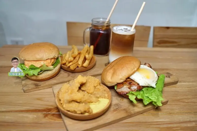 新竹|暮牧MUMU_文青早午餐店。手作明太子可樂餅堡。噗滋噗滋口感超大份量又美味的漢堡。營業時間地址菜單