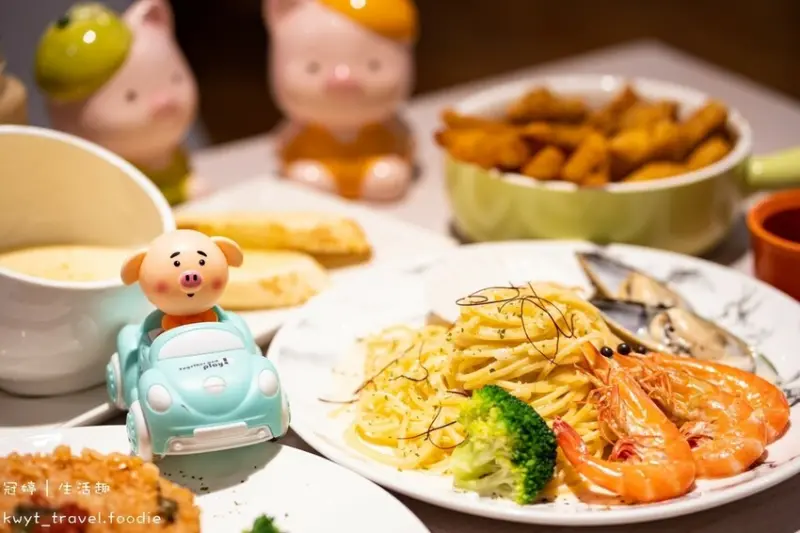 【小豬瘦了義大利麵】西屯聚餐餐廳/捷運文華高中站美食，主餐149元起，到中央公園散步吃一波│菜單
