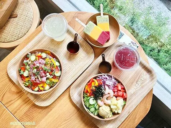 台中輕食【PokéPoké 波奇波奇】夏日限定！波奇繽紛海鮮趴Ｘ手工鮮果冰棒 BINBON! 最道地的夏威夷海鮮輕食 新鮮食材醬料自由配
