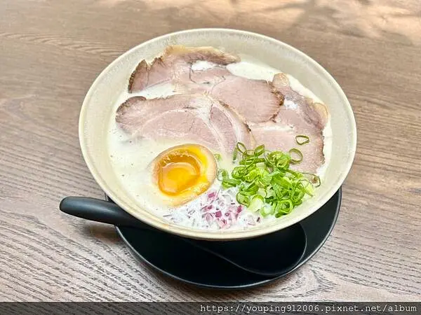 新北三峽區｜Merlin.m 梅林麵，放在收藏裡一直想找機會想來，特地跑一趟卻完全值得，喜歡拉麵的千萬別錯過(附菜單)！