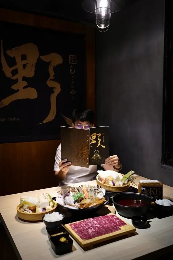 【中永和美食】野人Shabu－冷藏/熟成高品質肉品火鍋、澎湃海鮮盤，藝人Kid開的火鍋店！寵物友善、孩童友善，台北、新北火鍋店推薦
