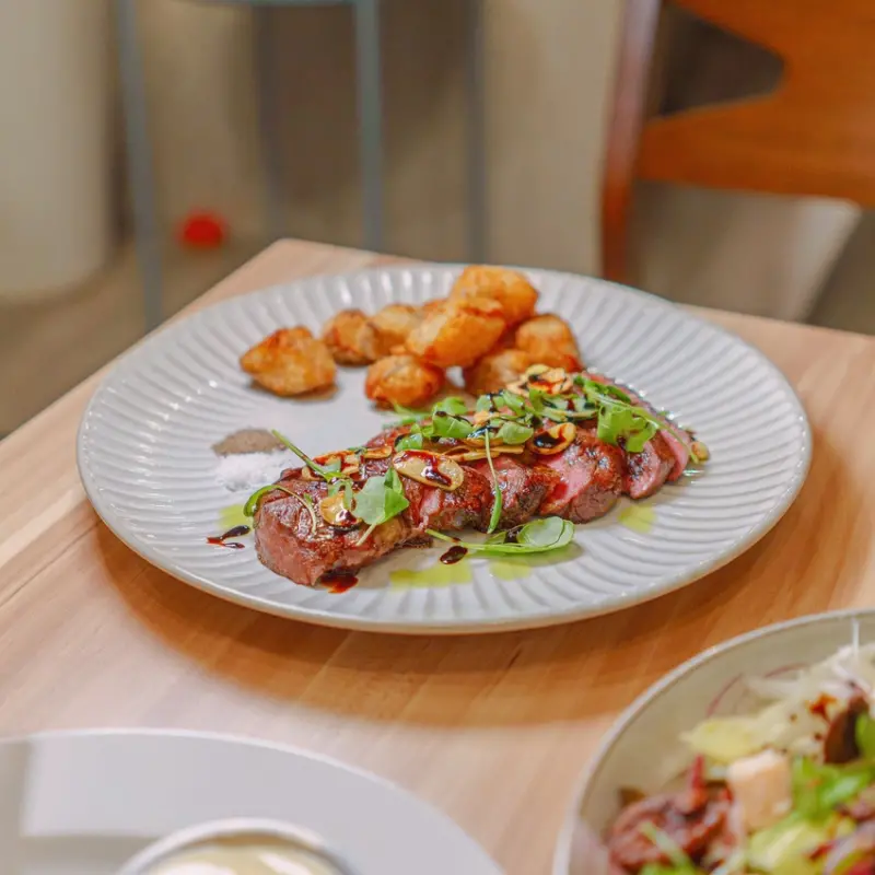 特色無花果生乳酪蛋糕，科技大樓站的義大利小館，裝潢氣氛、很適合聚餐 | 【台北 大安區】姥義麵 La pasta di nonna 義大利小館