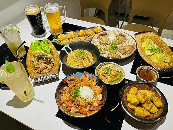 鳳山美食【粟木-鍋物/餐酒/炸物/手作料理】 隱藏版特色料理店，火鍋與手作餐酒料理的結合。抑止不住舌尖傳來的香味，將食材發揮到淋漓盡致的美食料理