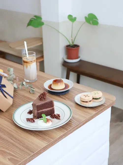 片刻的金色時光 行天宮站附近質感咖啡廳 達克瓦茲、戚風蛋糕